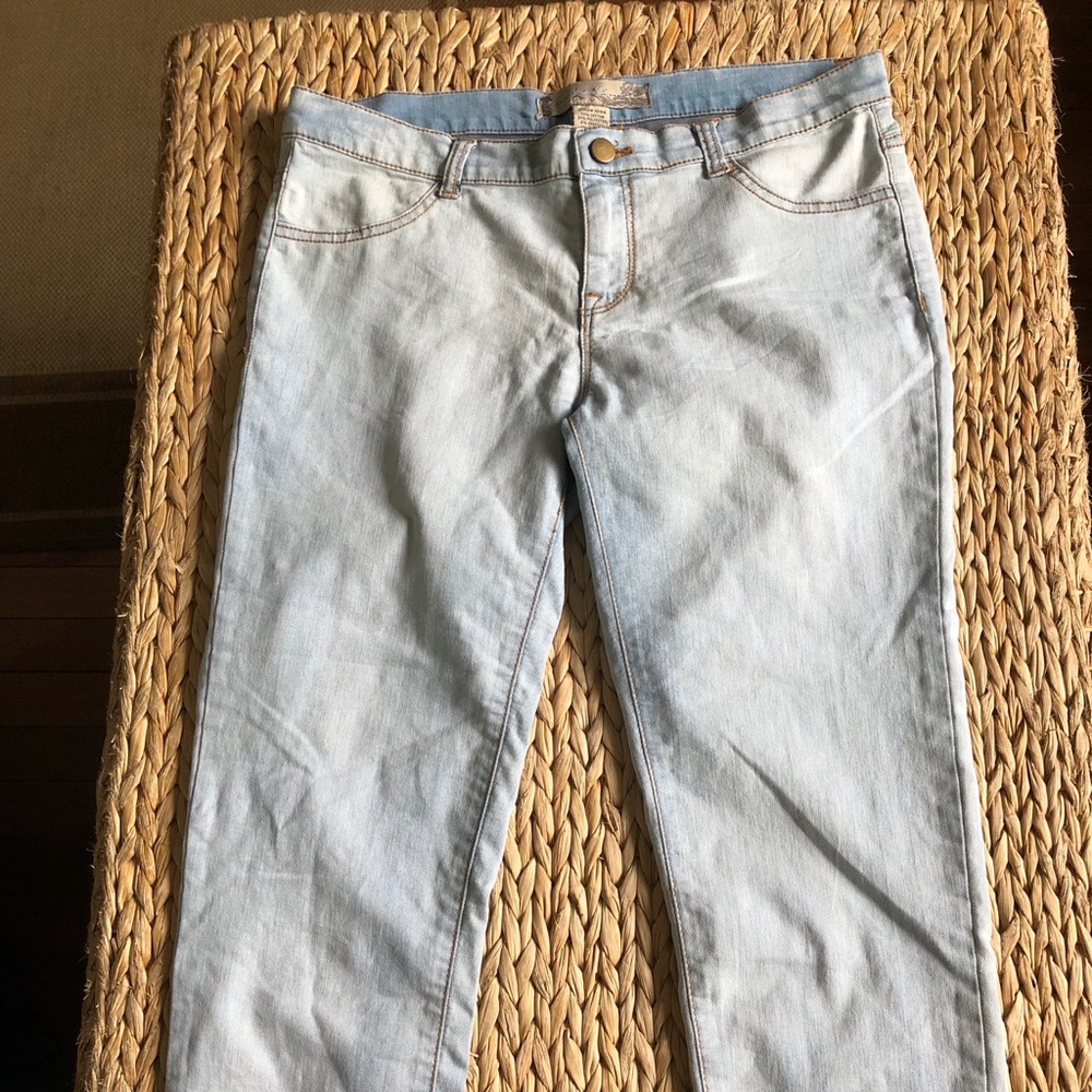 🌴 3/$12 Angel Kiss crop jeans